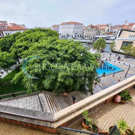 Ria Charme Apartamento No Centro Da Cidade * アヴェイロ