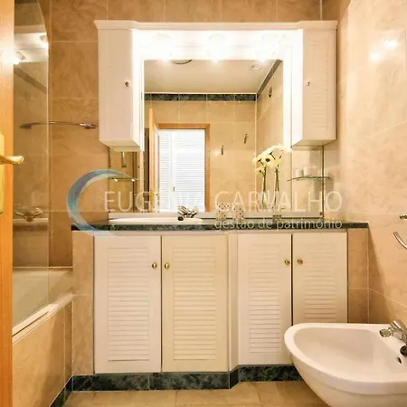 Ria Charme Apartamento No Centro Da Cidade * アヴェイロ